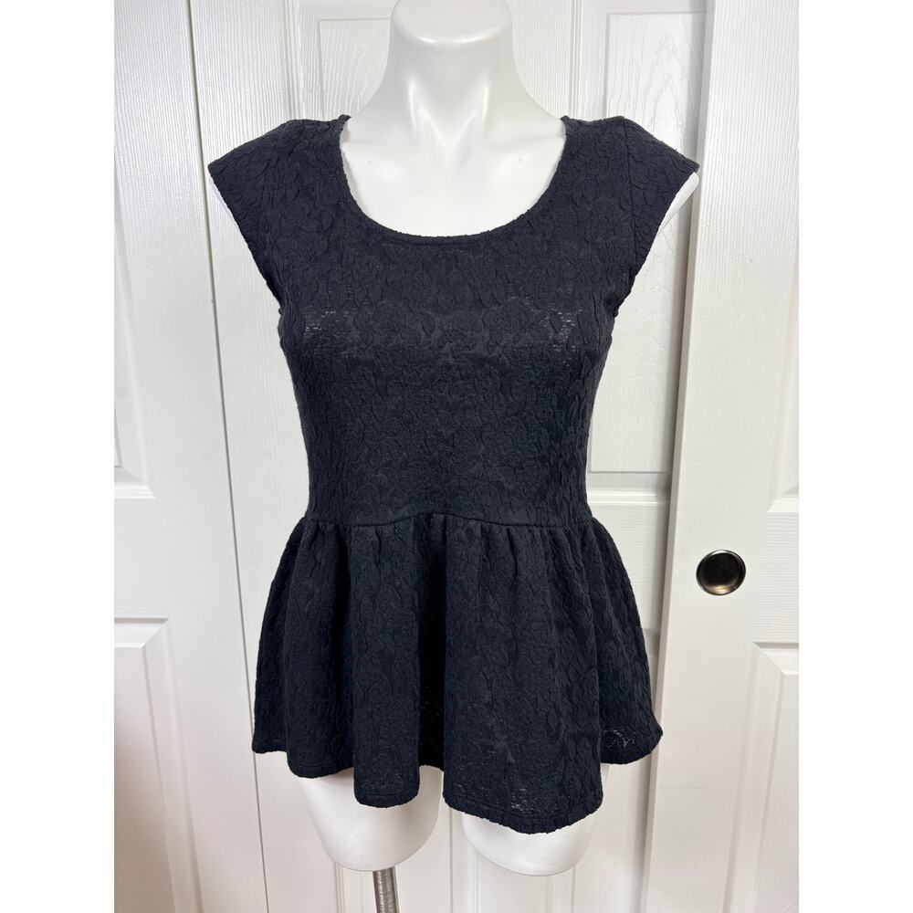 Decree Black Textured Stretch Sleeveless High-Low Peplum Top Size M Jr